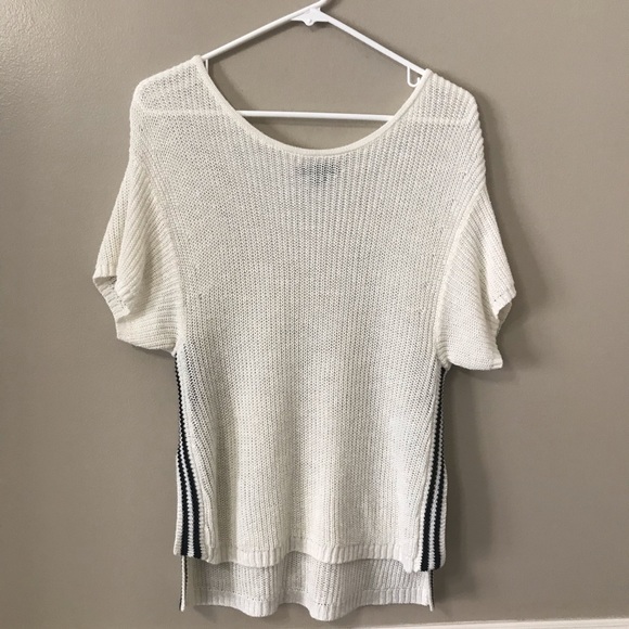 American Eagle Outfitters Sweaters - American Eagle short sleeve sweater top